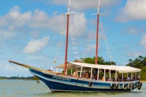 passeio de escuna na barra grande baia de camamu