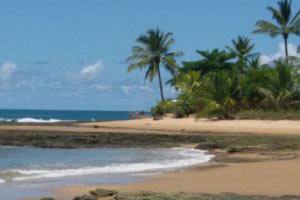 praia de tres coqueiros peninsula de marau