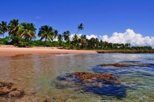 praia de bombaca peninsula de marau