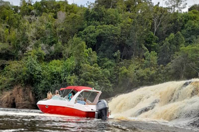 passeio lancha cachoeira